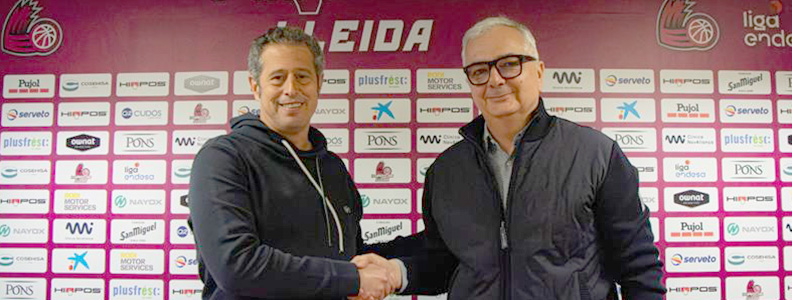 Jordi Gine CEO de iLERNA y Albert Aliaga firmando el acuerdo de patrocinio.