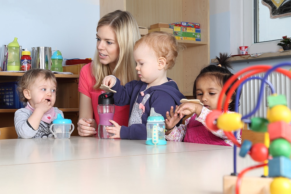 La relación familia-escuela debe ser recíproca y favorecer el desarrollo del niño.