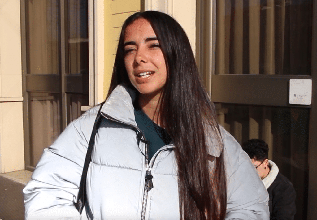 Carolina estudia la FP de Higiene Bucodental en ILERNA Online
