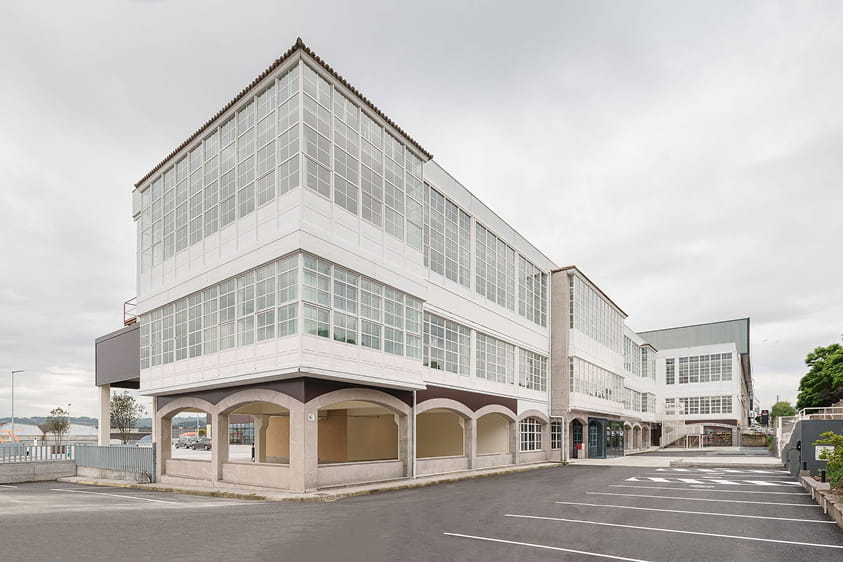 Aula equipada del centro de FP iLERNA Open A Coruña