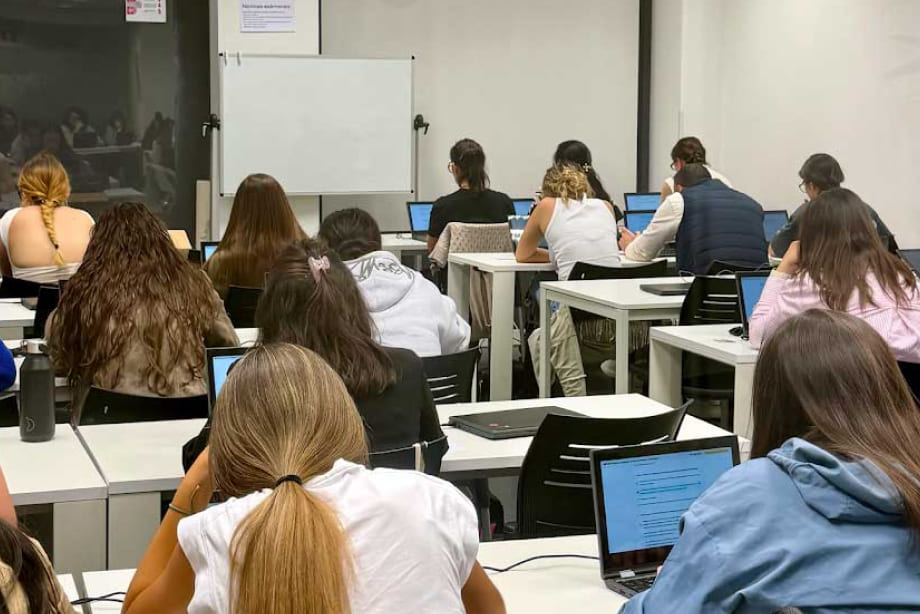 Instalaciones del centro de formación profesional iLERNA Open Pamplona