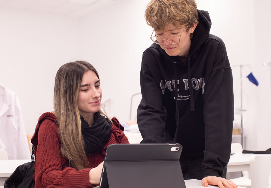 Estudiantes del centro de formación profesional ILERNA Valladolid