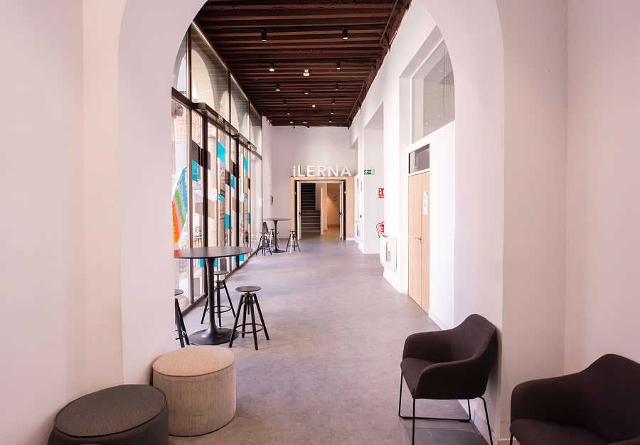 Instalaciones interiores del centro de FP ILERNA Valladolid